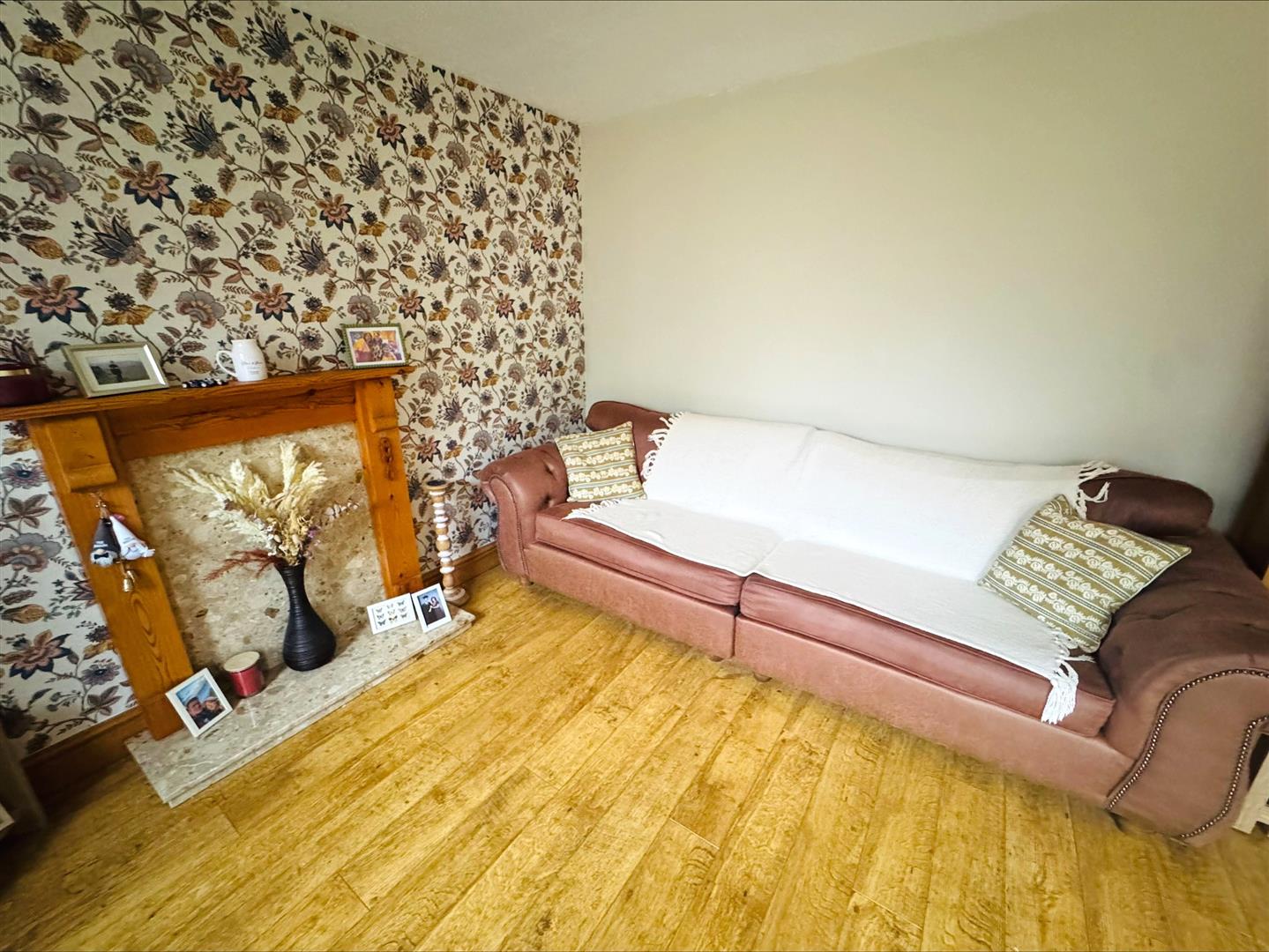 Llwyn Cyfarthwch, Llanelli, SA15 1GY